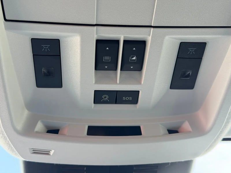 Photo de la voiture CITROEN C5 AIRCROSS HYBRIDE 145 ch e-DCS6 Max