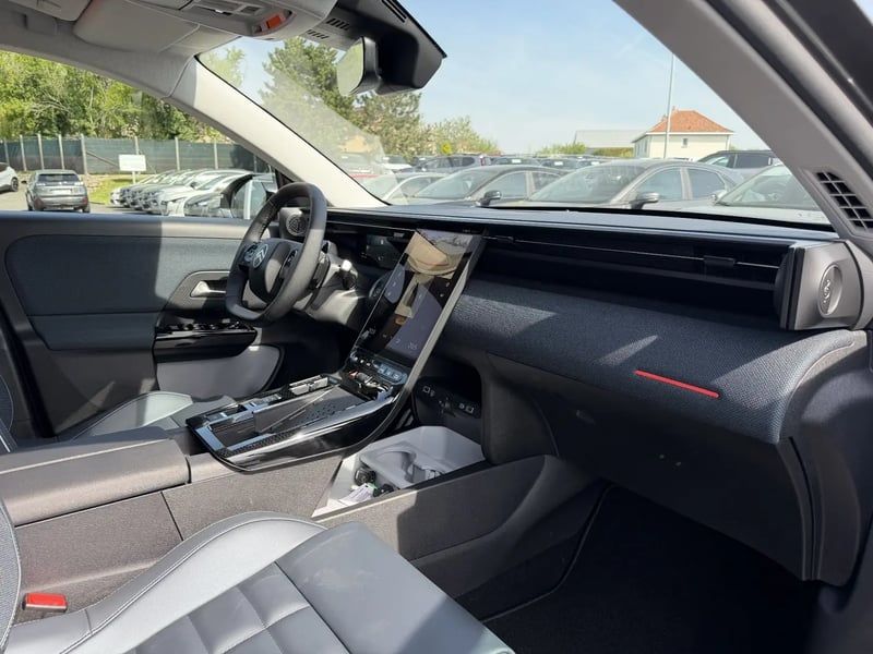 Photo de la voiture CITROEN C5 AIRCROSS HYBRIDE 145 ch e-DCS6 Max