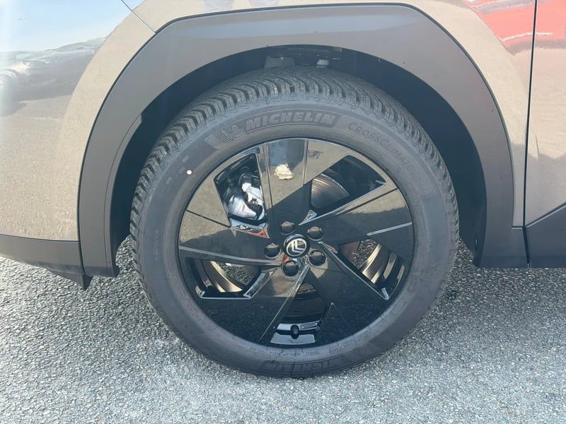 Photo de la voiture CITROEN C5 AIRCROSS HYBRIDE 145 ch e-DCS6 Max