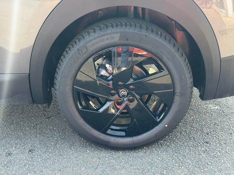Photo de la voiture CITROEN C5 AIRCROSS HYBRIDE 145 ch e-DCS6 Max