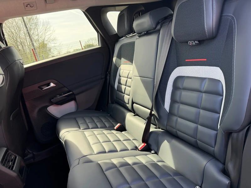 Photo de la voiture CITROEN C5 AIRCROSS HYBRIDE 145 ch e-DCS6 Max