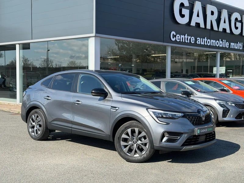 Photo de la voiture RENAULT ARKANA mild hybrid 140 EDC GSR2 Evolution