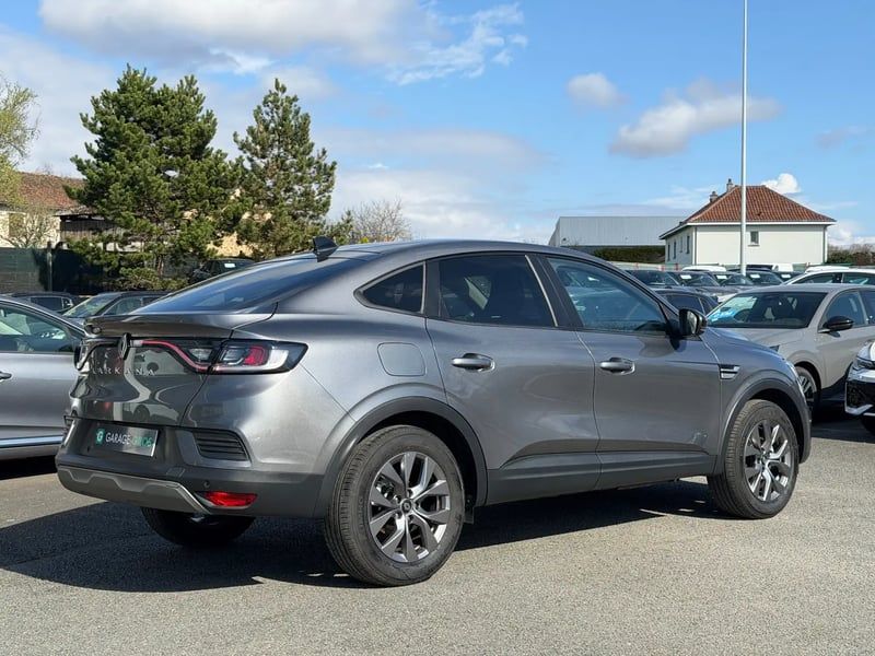 Photo de la voiture RENAULT ARKANA mild hybrid 140 EDC GSR2 Evolution