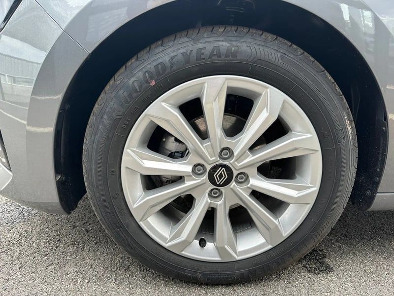 Photo de la voiture RENAULT CLIO V TCe 90 X-Tronic Evolution