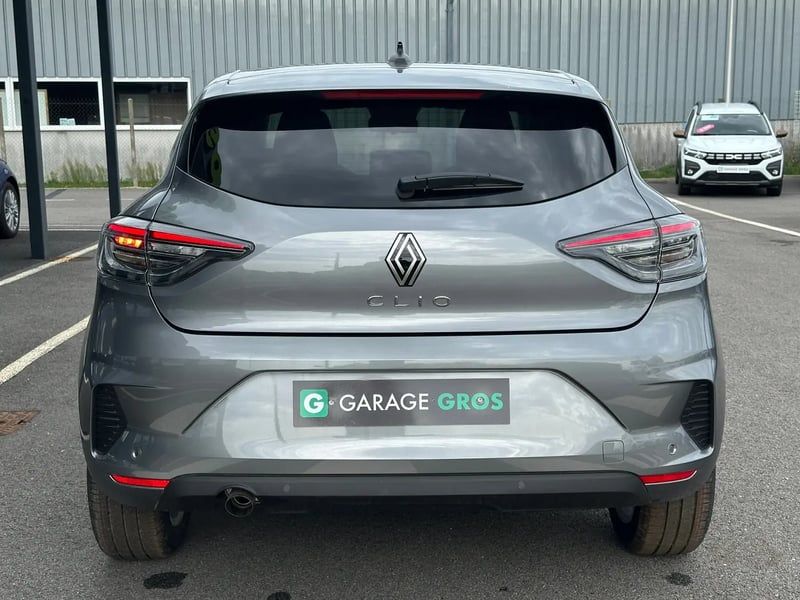 Photo de la voiture RENAULT CLIO V TCe 90 X-Tronic Evolution