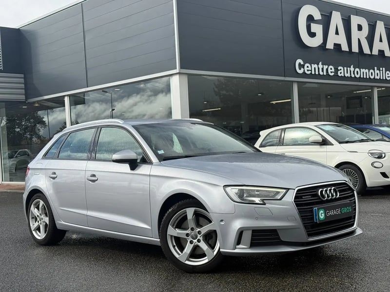 Photo de la voiture AUDI A3 SPORTBACK 40 TFSI 190 S tronic 7 Quattro Sport