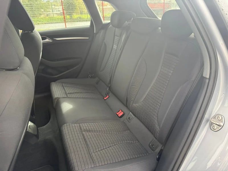 Photo de la voiture AUDI A3 SPORTBACK 40 TFSI 190 S tronic 7 Quattro Sport