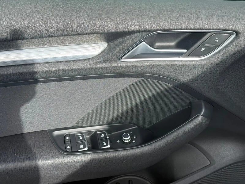 Photo de la voiture AUDI A3 SPORTBACK 40 TFSI 190 S tronic 7 Quattro Sport