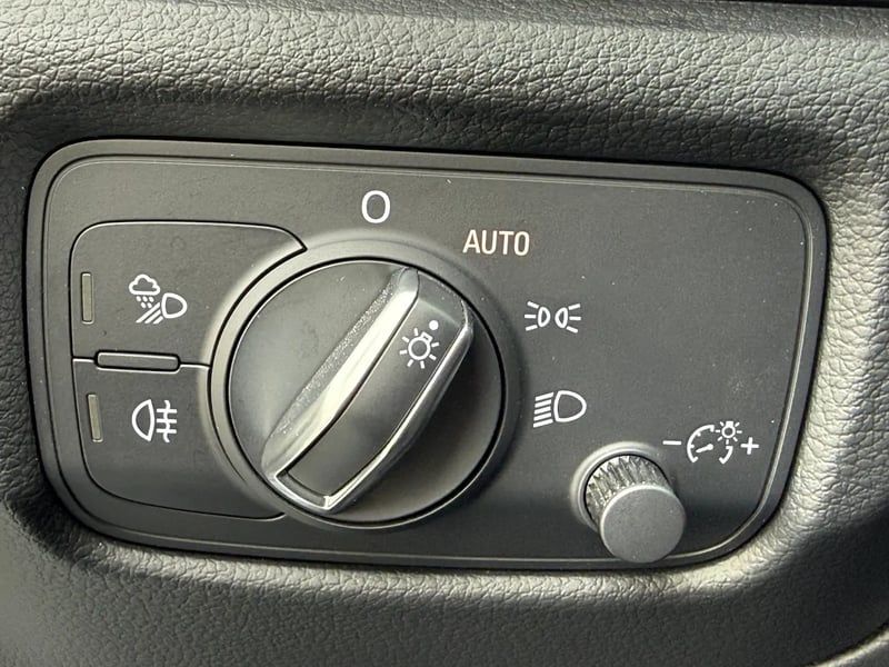 Photo de la voiture AUDI A3 SPORTBACK 40 TFSI 190 S tronic 7 Quattro Sport