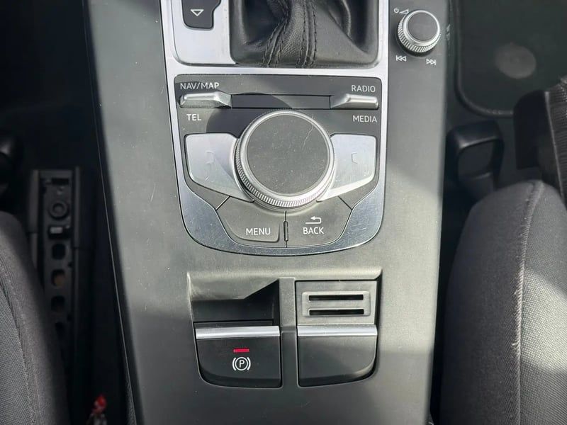 Photo de la voiture AUDI A3 SPORTBACK 40 TFSI 190 S tronic 7 Quattro Sport