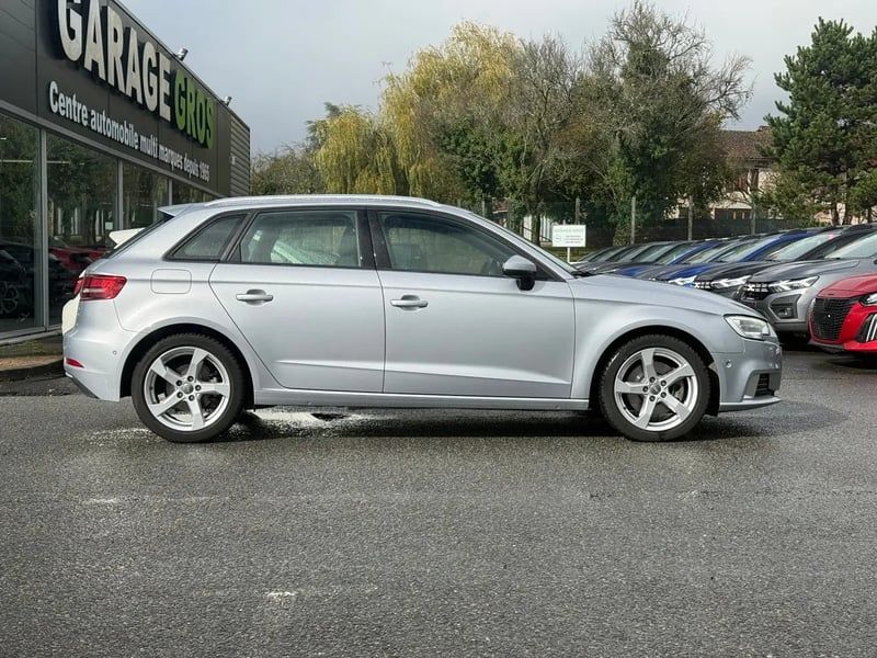 Photo de la voiture AUDI A3 SPORTBACK 40 TFSI 190 S tronic 7 Quattro Sport