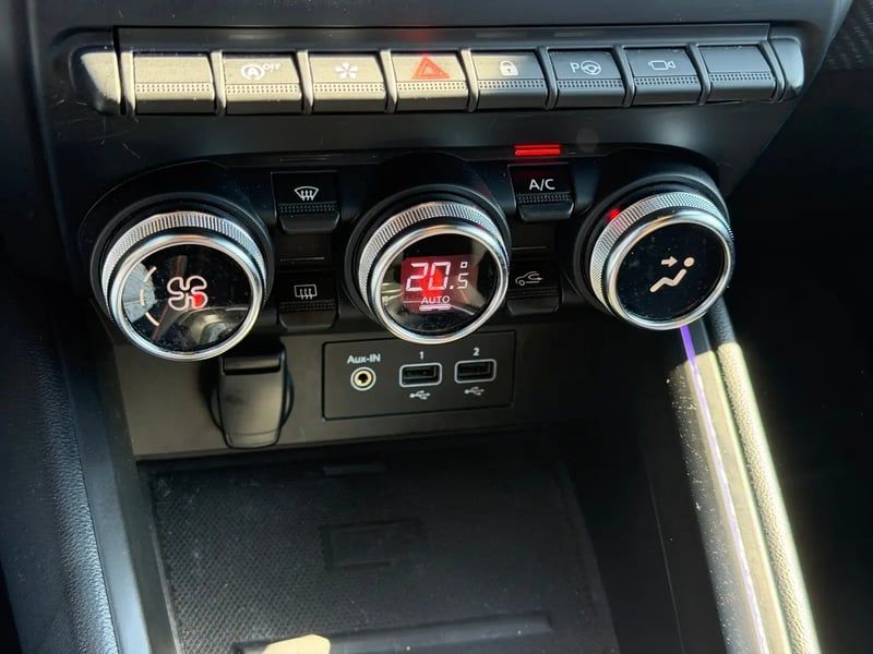 Photo de la voiture RENAULT CLIO V TCe 90 RS Line