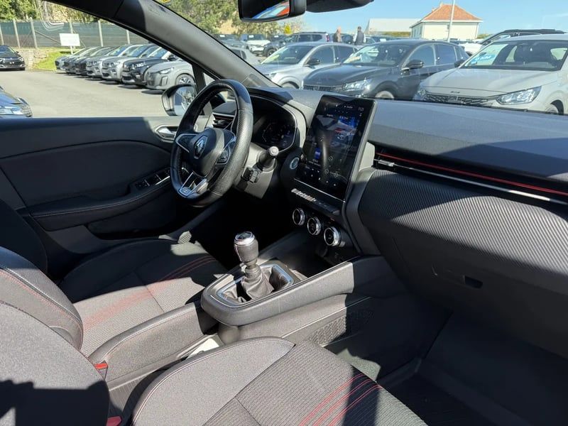 Photo de la voiture RENAULT CLIO V TCe 90 RS Line