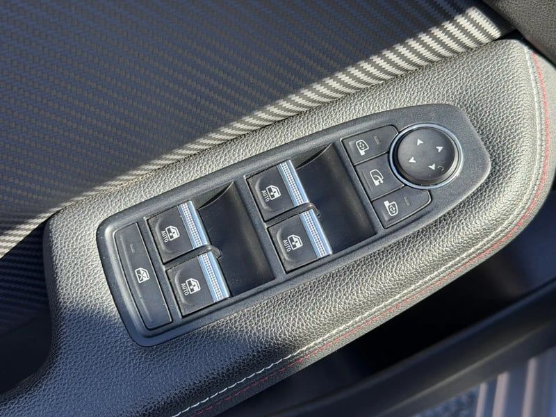 Photo de la voiture RENAULT CLIO V TCe 90 RS Line