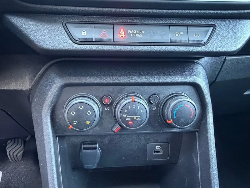 Photo de la voiture DACIA SANDERO ECO-G 100 Stepway Expression