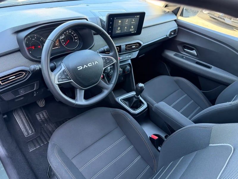 Photo de la voiture DACIA SANDERO ECO-G 100 Stepway Expression