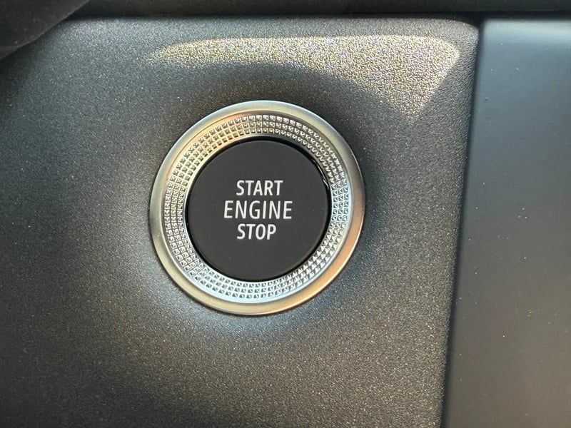 Photo de la voiture RENAULT CAPTUR E-Tech full hybrid 160 ch Techno