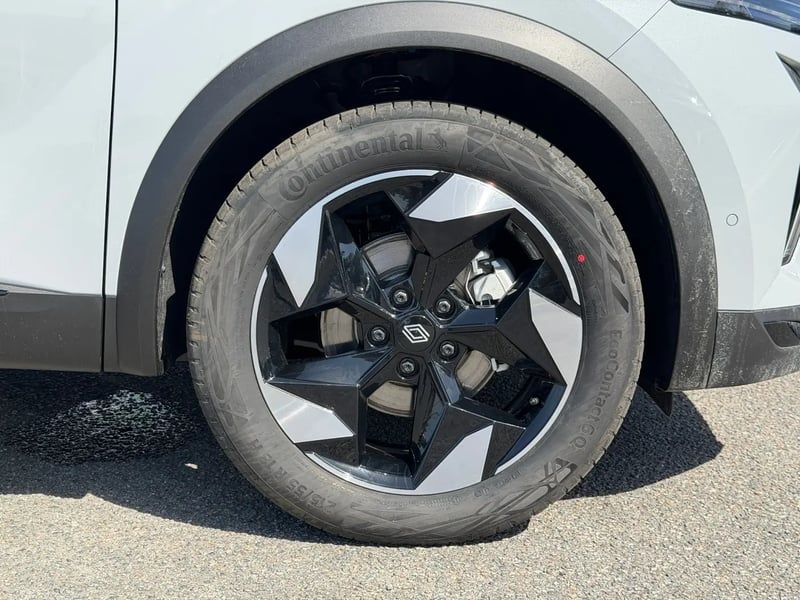 Photo de la voiture RENAULT CAPTUR E-Tech full hybrid 160 ch Techno