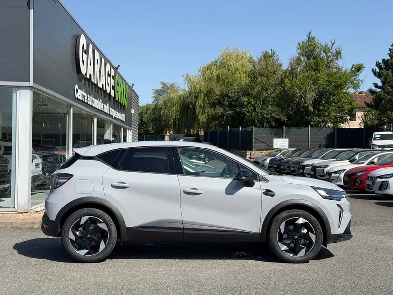 Photo de la voiture RENAULT CAPTUR E-Tech full hybrid 160 ch Techno