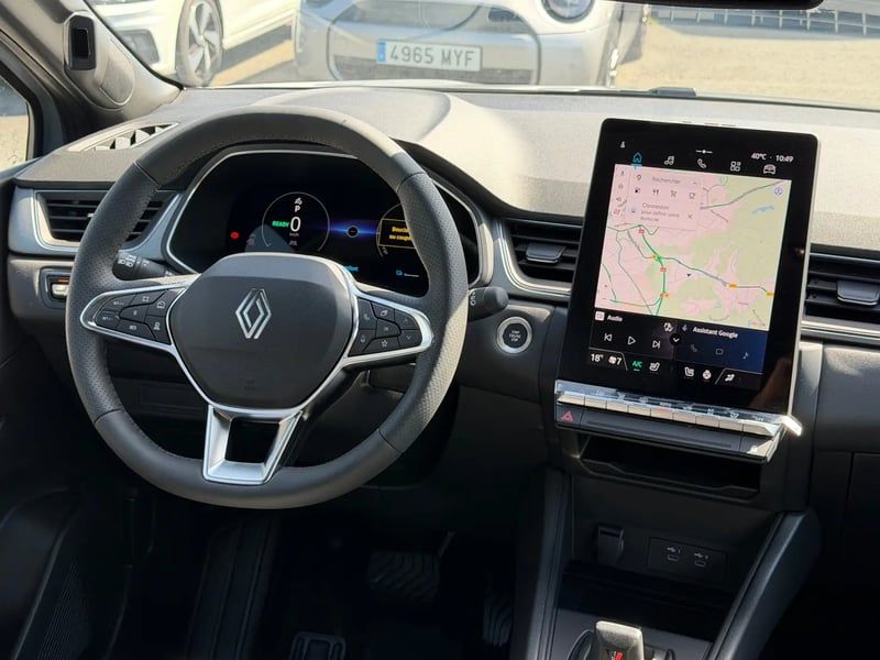 Photo de la voiture RENAULT CAPTUR E-Tech full hybrid 160 ch Techno