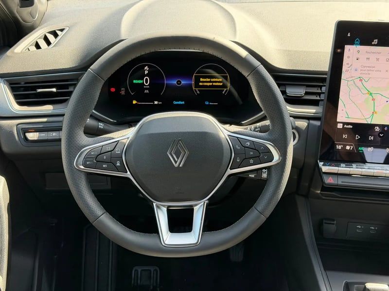Photo de la voiture RENAULT CAPTUR E-Tech full hybrid 160 ch Techno