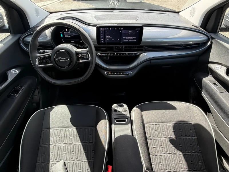 Photo de la voiture FIAT 500e BERLINE 500 e 95 ch Nouvelle 500