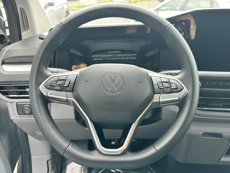 Photo de la voiture VOLKSWAGEN TRANSPORTER PROCAB L1H1 2.0 TDI 170 BVA8 BUSINESS