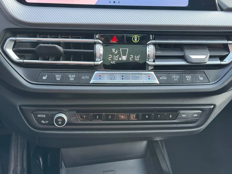 Photo de la voiture BMW SERIE 1 F40 118d 150 ch BVA8 M Sport