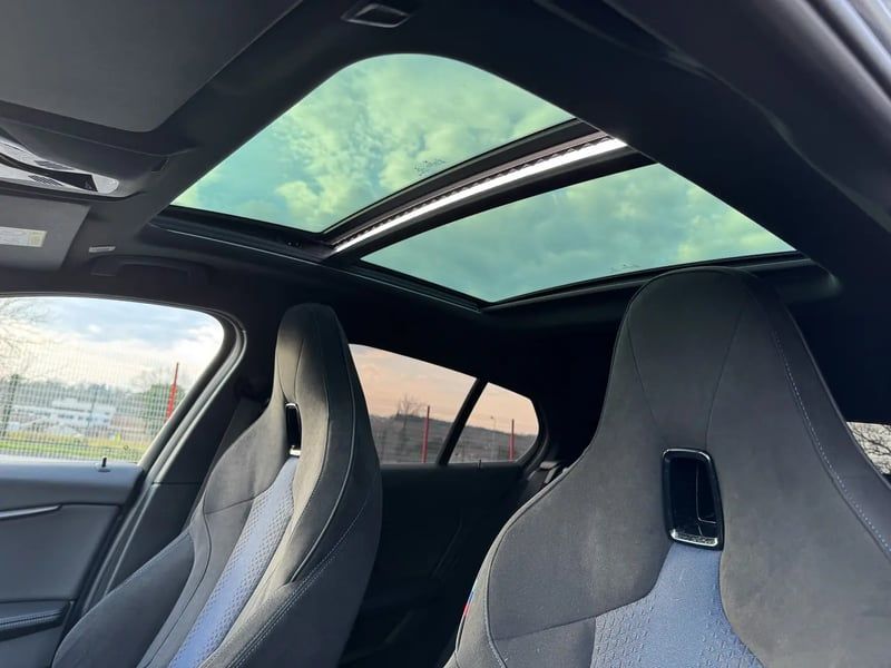 Photo de la voiture BMW SERIE 1 F40 118d 150 ch BVA8 M Sport