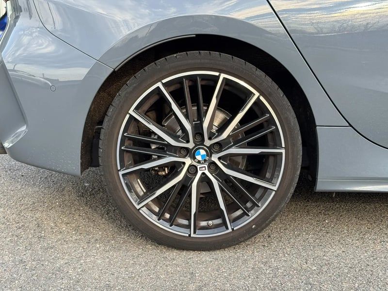 Photo de la voiture BMW SERIE 1 F40 118d 150 ch BVA8 M Sport