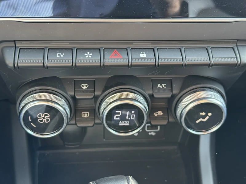 Photo de la voiture RENAULT ARKANA E-Tech hybride 145 - 22 Techno