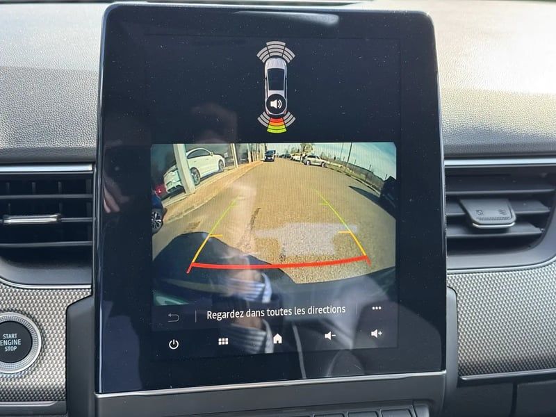 Photo de la voiture RENAULT ARKANA E-Tech hybride 145 - 22 Techno