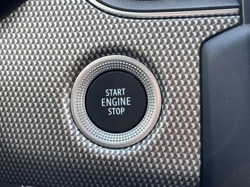 Photo de la voiture RENAULT ARKANA E-Tech hybride 145 - 22 Techno