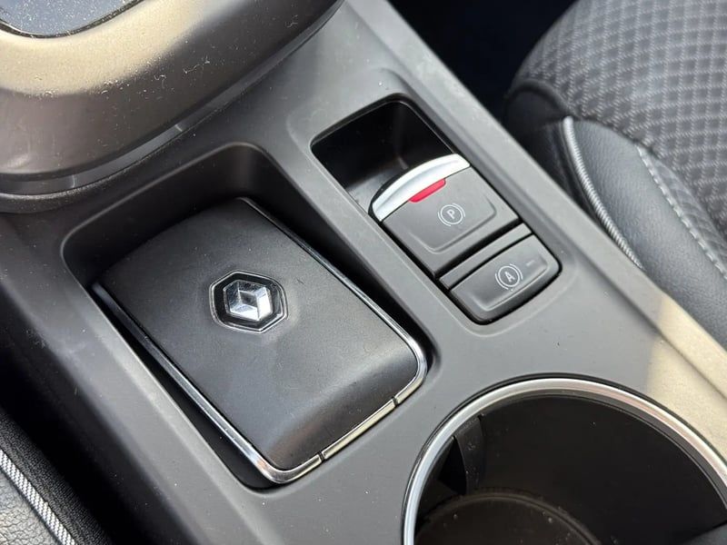 Photo de la voiture RENAULT ARKANA E-Tech hybride 145 - 22 Techno