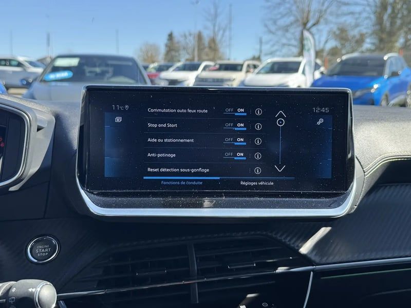 Photo de la voiture PEUGEOT 208 PureTech 130 S&S EAT8 GT