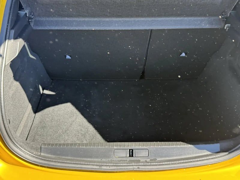 Photo de la voiture PEUGEOT 208 PureTech 130 S&S EAT8 GT