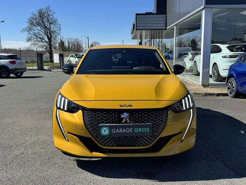 Photo de la voiture PEUGEOT 208 PureTech 130 S&S EAT8 GT