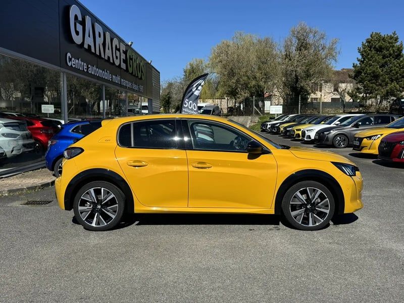 Photo de la voiture PEUGEOT 208 PureTech 130 S&S EAT8 GT