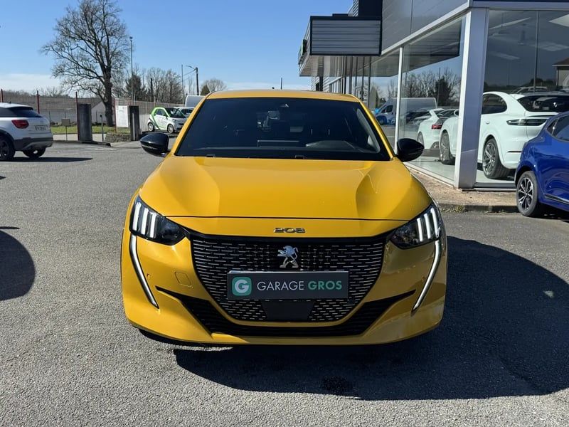 Photo de la voiture PEUGEOT 208 PureTech 130 S&S EAT8 GT