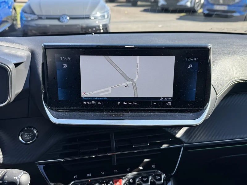 Photo de la voiture PEUGEOT 208 PureTech 130 S&S EAT8 GT