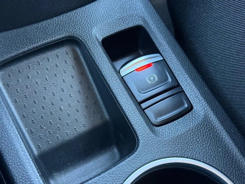 Photo de la voiture RENAULT CAPTUR TCe 90 - 21 Intens
