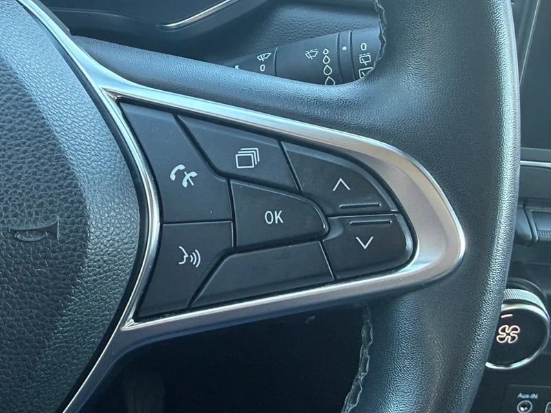 Photo de la voiture RENAULT CAPTUR TCe 90 - 21 Intens