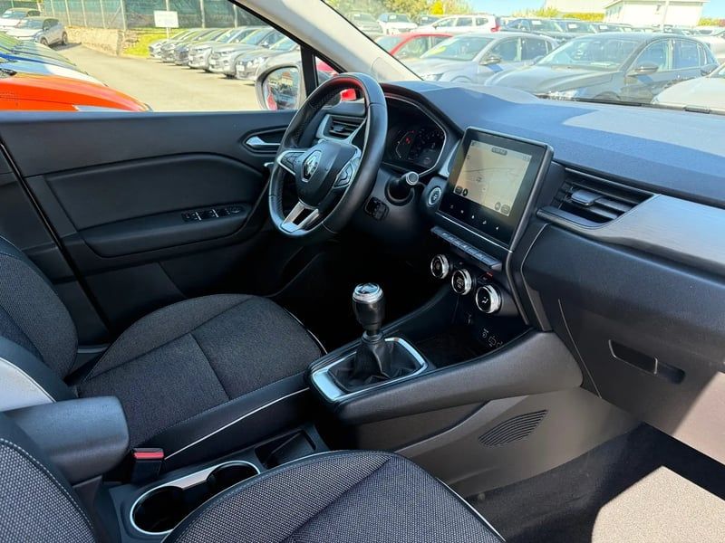 Photo de la voiture RENAULT CAPTUR TCe 90 - 21 Intens