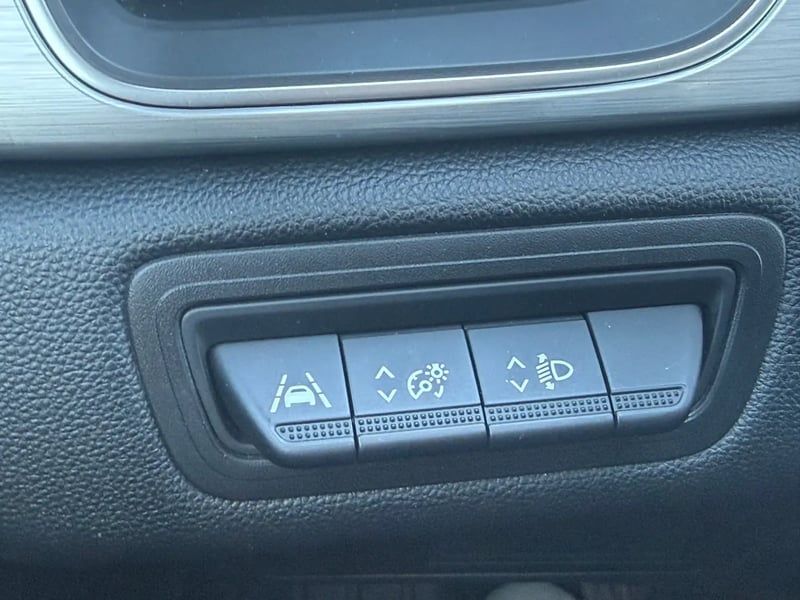 Photo de la voiture RENAULT CAPTUR TCe 90 - 21 Intens