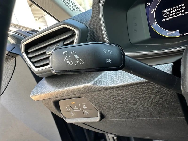Photo de la voiture SEAT LEON SPORTSTOURER 2.0 TDI 115 BVM6 Business