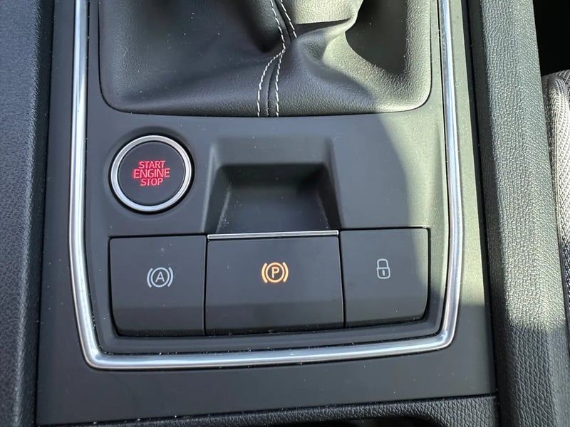 Photo de la voiture SEAT LEON SPORTSTOURER 2.0 TDI 115 BVM6 Business