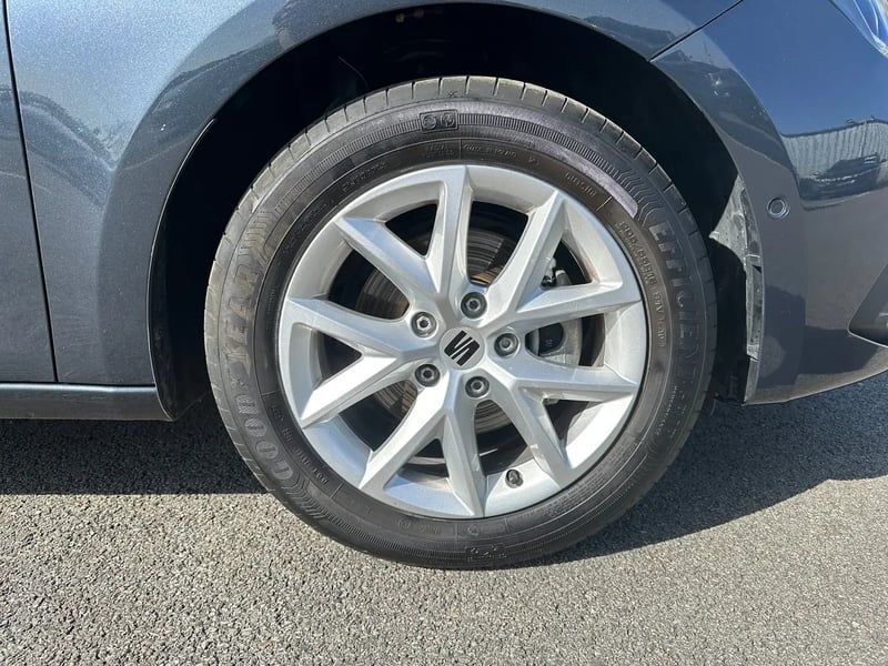Photo de la voiture SEAT LEON SPORTSTOURER 2.0 TDI 115 BVM6 Business