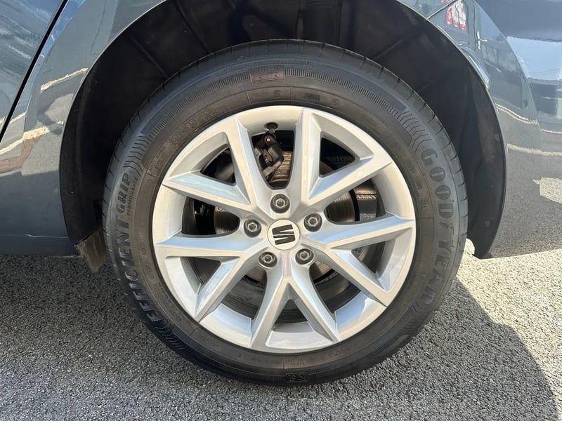 Photo de la voiture SEAT LEON SPORTSTOURER 2.0 TDI 115 BVM6 Business