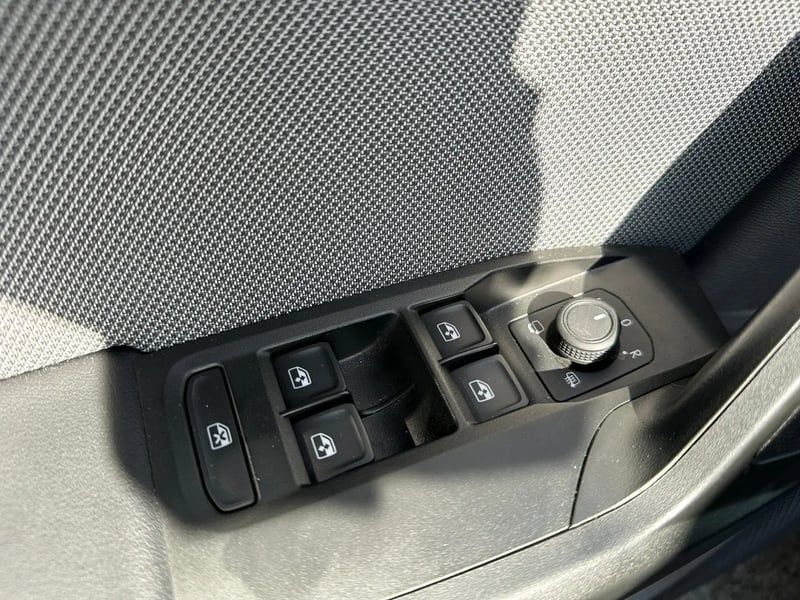 Photo de la voiture SEAT LEON SPORTSTOURER 2.0 TDI 115 BVM6 Business