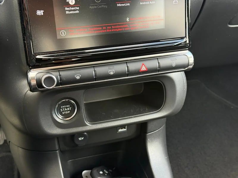 Photo de la voiture CITROEN C3 PureTech 83 S&S BVM5 Shine